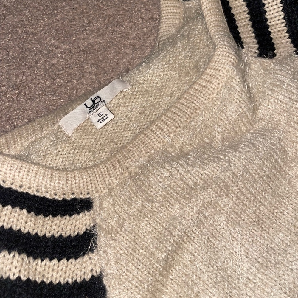 Sweater - Picture 3 of 4